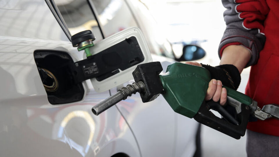 Benzin fiyatı 13 kuruş artacak