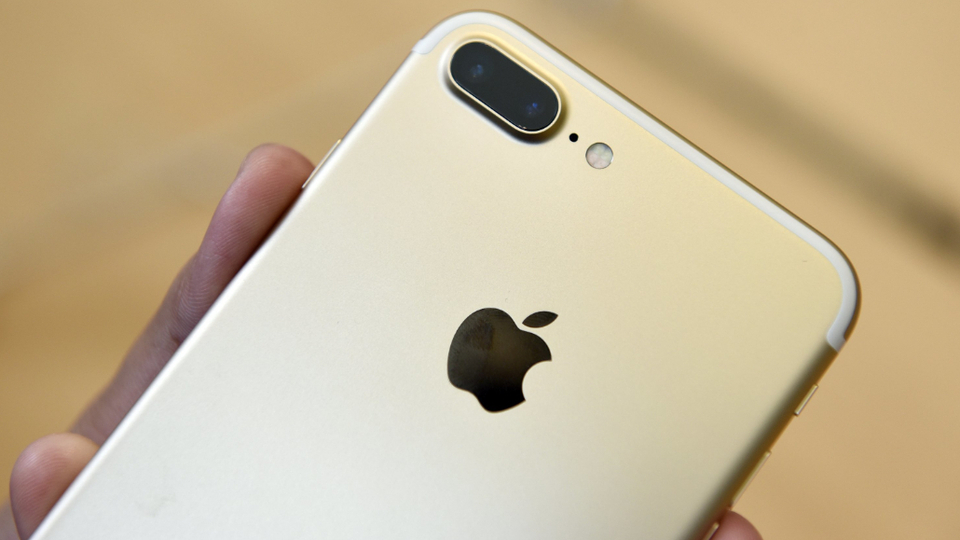 iPhone başına 1.4 dolar ödeyecek!