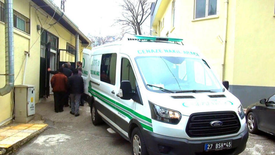 Korkunç olay! Polis başında ağlarken buldu