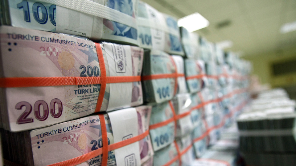 Hazine 5,4 milyar lira borçlandı