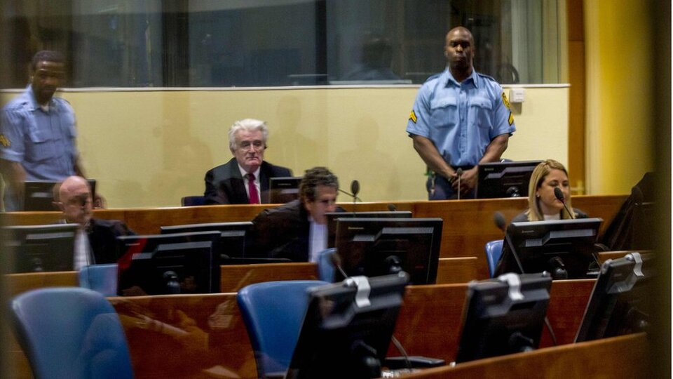 Bosnalı Sırpların eski lideri Radovan Karadziç'e Srebrenitsa katliamı nedeniyle müebbet hapis