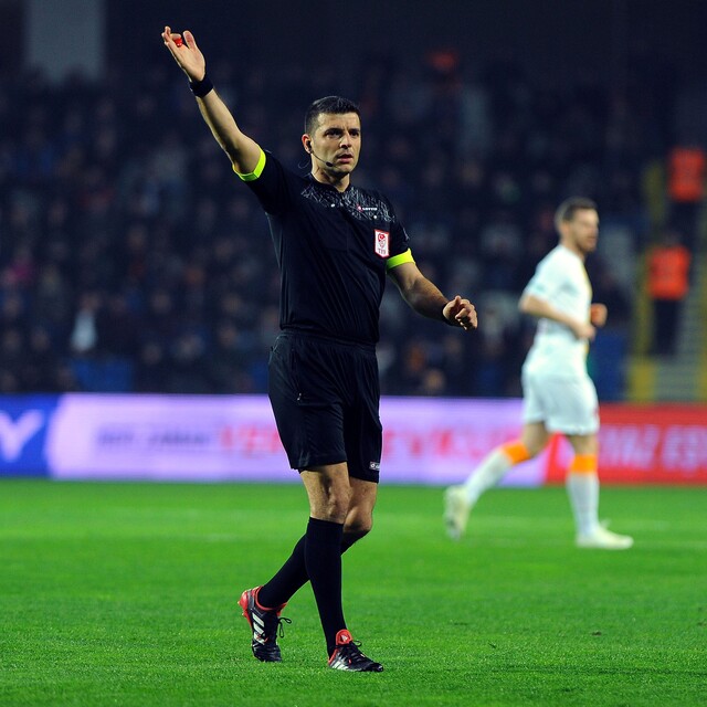 UEFA'dan Türk hakemlere görev