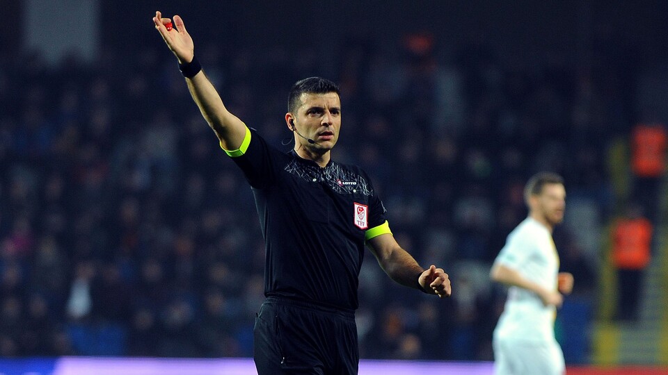 UEFA'dan Türk hakemlere görev