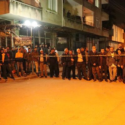 Korkunç olay! Sokakta kavga etti evde dehşet saçtı