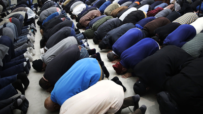 İslamofobi İngiltere'de! 4 camiye saldırı!