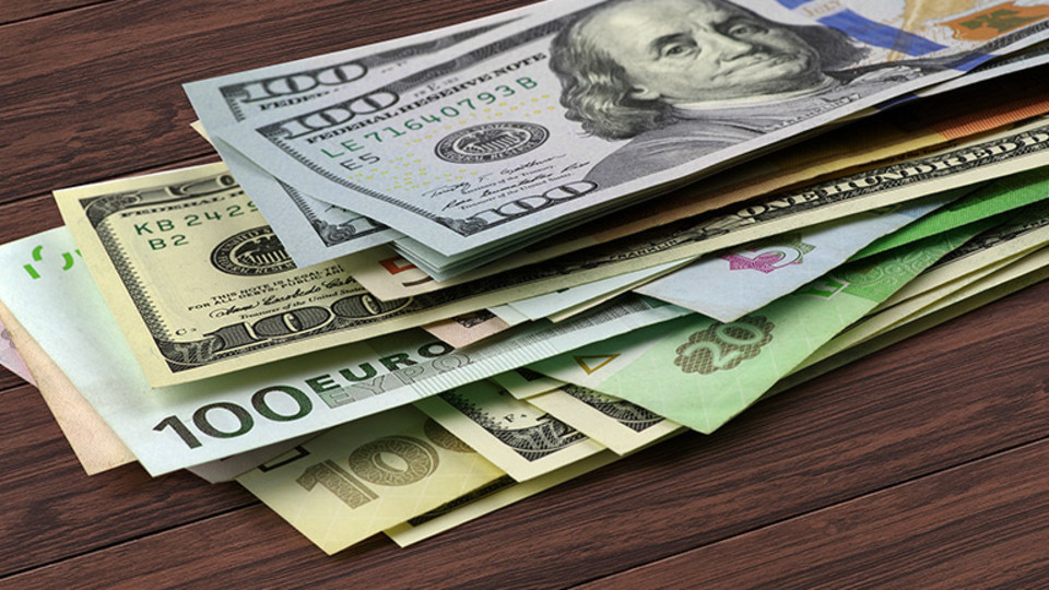 Dolar kaybını geri aldı