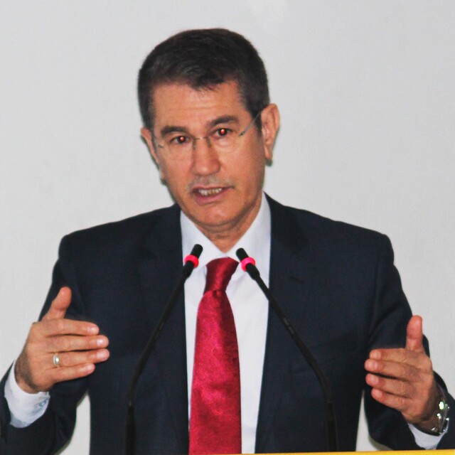 "Cari açığımız, döviz ihtiyacımız hızla düşüyor"