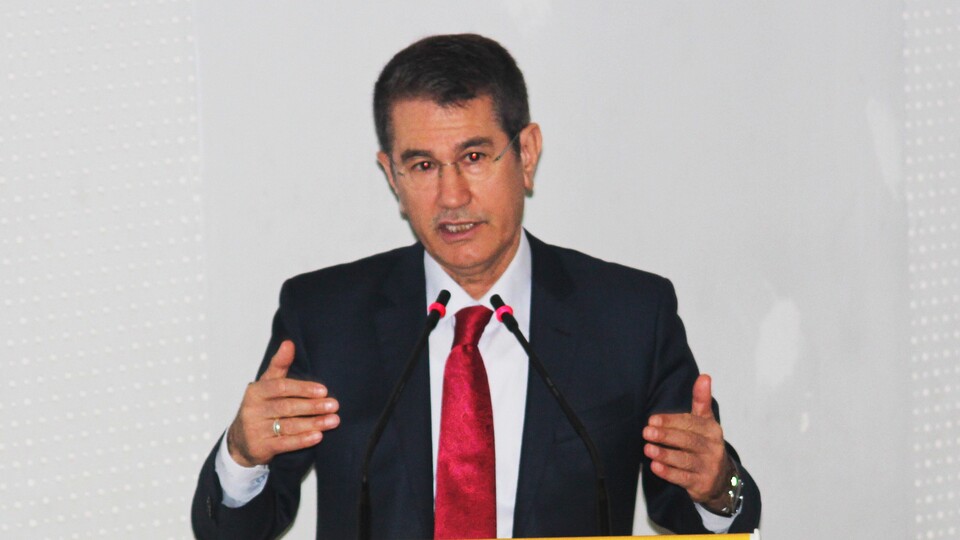 "Cari açığımız, döviz ihtiyacımız hızla düşüyor"