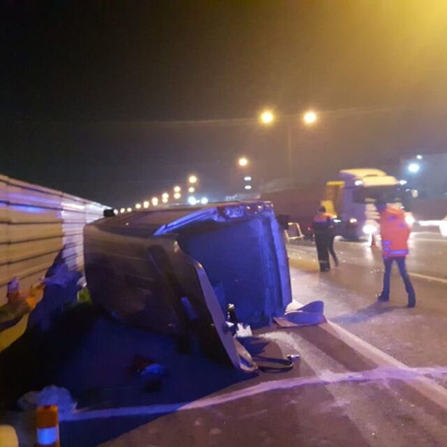 TEM'de iki minibüs çarpıştı: 4 yaralı