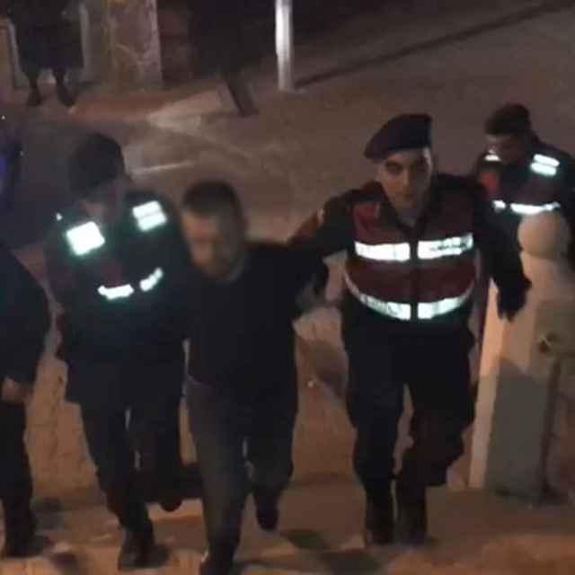 Firari suç makinesi, yakayı ele verdi
