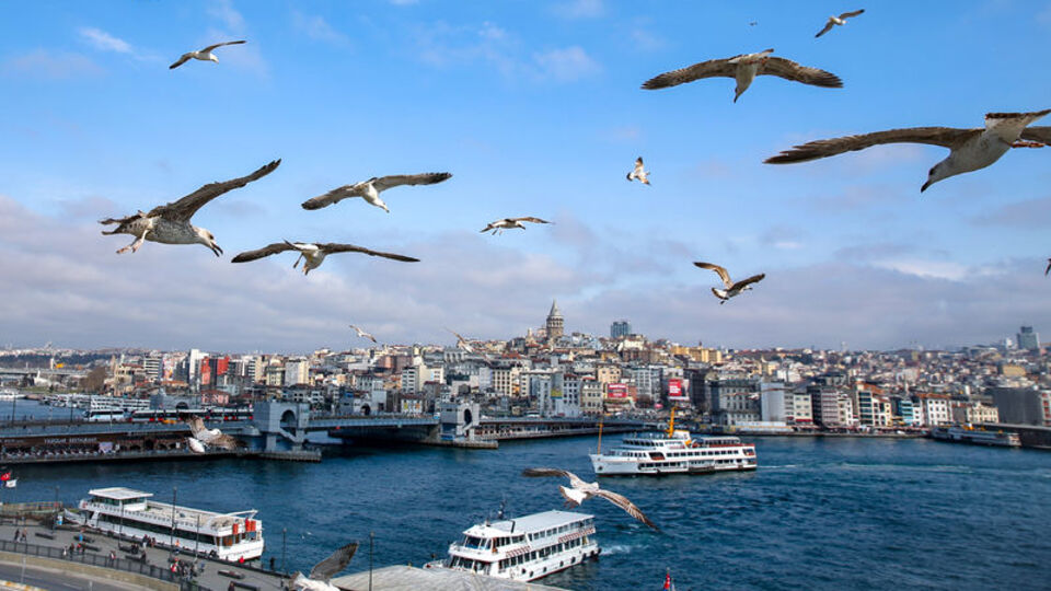 Her yer parçalı ve az bulutlu!