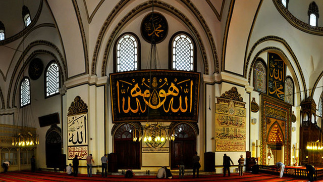 Bursa Cuma namazı saat kaçta?