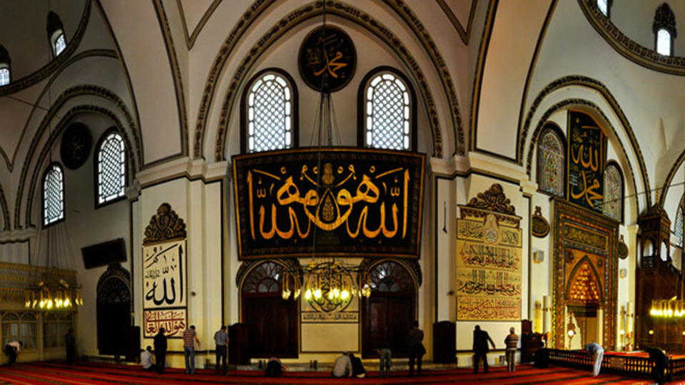 Bursa Cuma namazı saat kaçta?