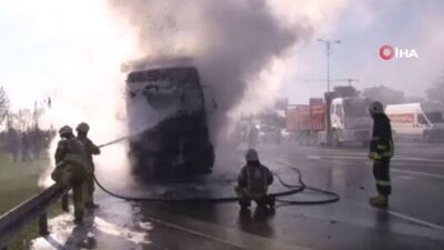 Bayrampaşa'da kamyon yangını!