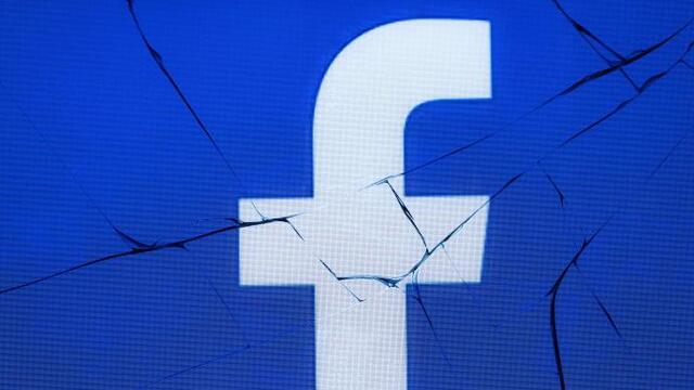 Uzmanlar uyardı: Facebook şifrenizi değiştirin!