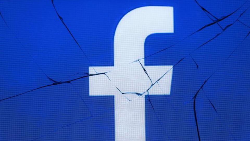 Uzmanlar uyardı: Facebook şifrenizi değiştirin!