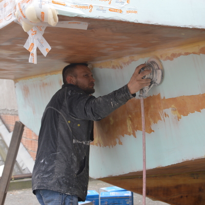 İş yerinin çatısında yapıyor! Tam 12.5 metre