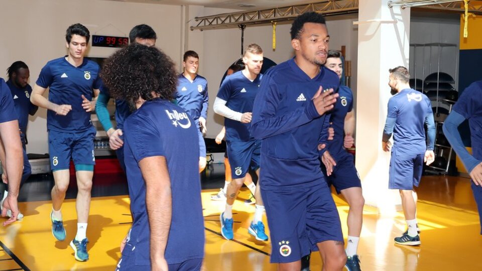 Fenerbahçe salonda çalıştı
