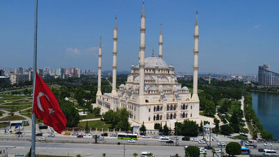 Adana Cuma namazı saat kaçta?