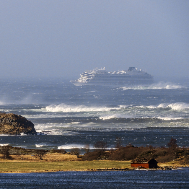 Norveç'teki cruise gemisinden 479 kişi kurtarıldı