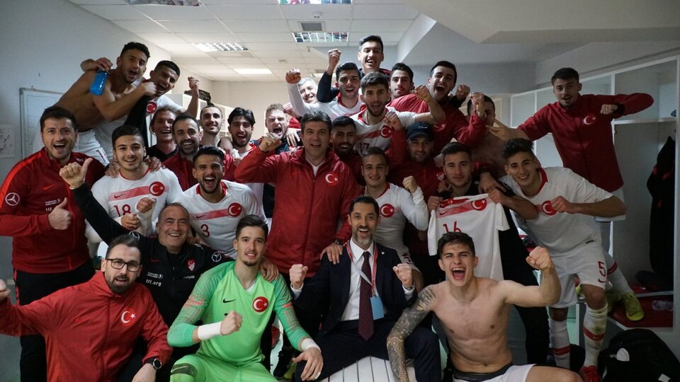 Ümitler, Arnavutluk'u devirdi!