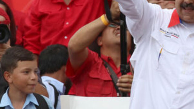 Maduro yeni kabineyi açıklayacak