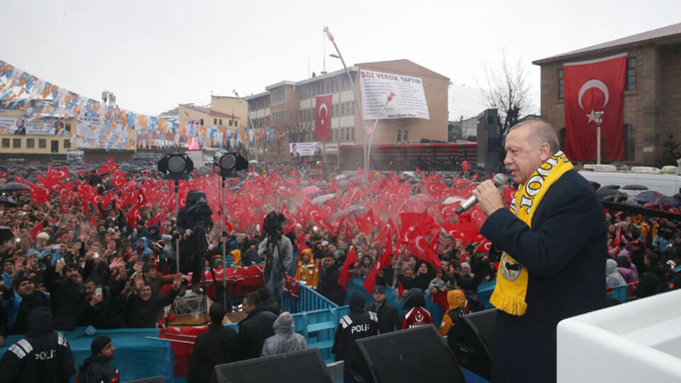 'AYM'nin önünden ayrılıp buraya gelemezler'