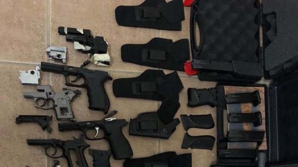 Kurusıkıdan gerçek silah yapıyorlardı, yakalandılar