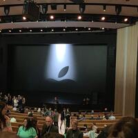 "Apple Hollywood'u ele geçirdi"