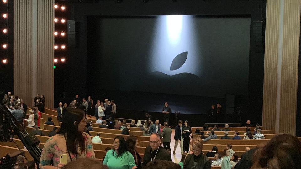 "Apple Hollywood'u ele geçirdi"