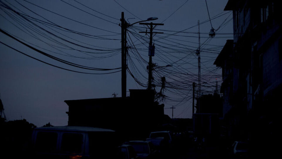 Venezuela'da yine kesinti! "Sabotaj!"