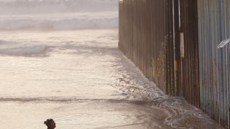 Pentagon'dan Meksika duvarına 1 milyar dolar!