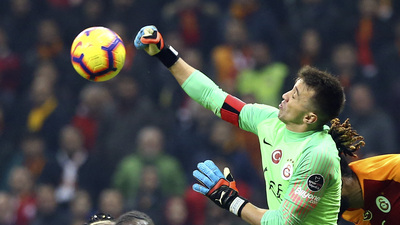 Muslera'nın twitter hesabı hacklendi!