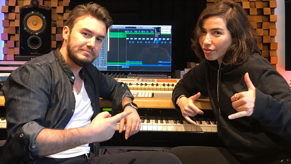 Stüdyoda sürpriz buluşma