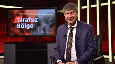 Menderes Türel kimdir?