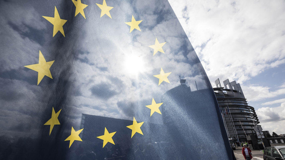 Yeni online telif düzenlemesi onaylandı: Devrim mi sansür mü?