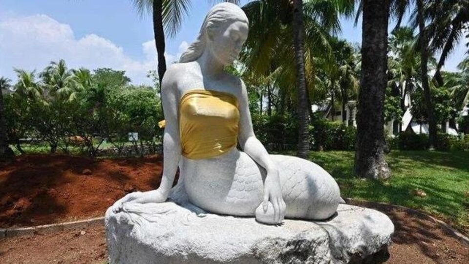 Endonezya'da denizkızlarına 'bluz' sansürü!