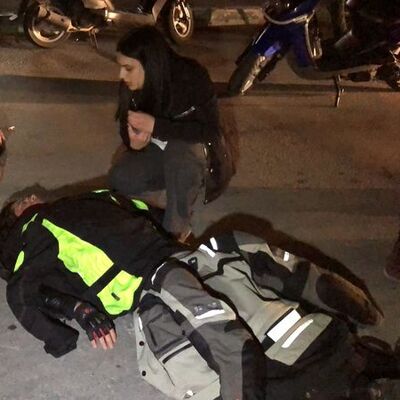 Otomobilini durdurup ona koştu!