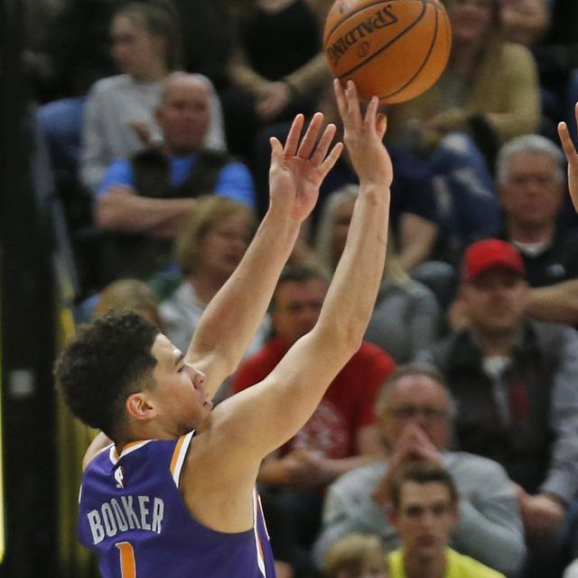 Devin Booker tarihe geçti
