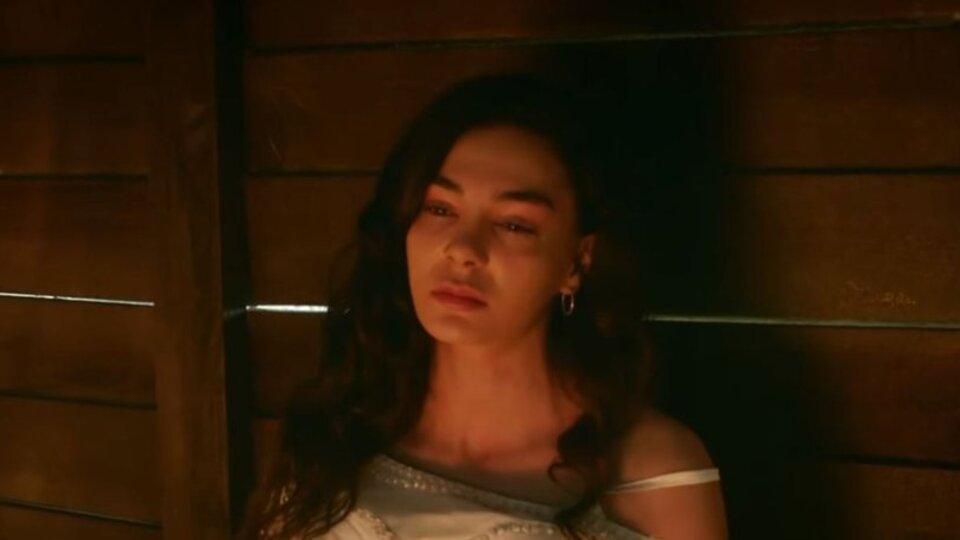 Reyyan intihar etti, Miran da atladı!