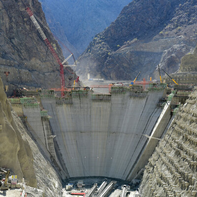 Eyfel ile yarışıyor! 79 metre yüksekliğe ulaştı