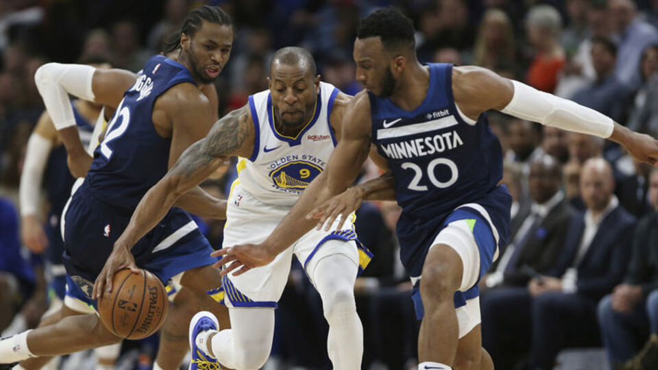 Warriors son saniye basketiyle kaybetti