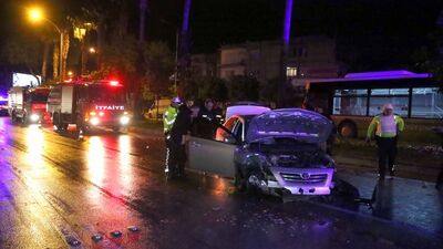 Otomobil PTS direğine çarptı: 1 yaralı