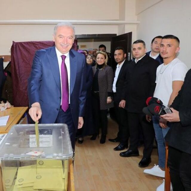 Mevlüt Uysal oyunu kullandı
