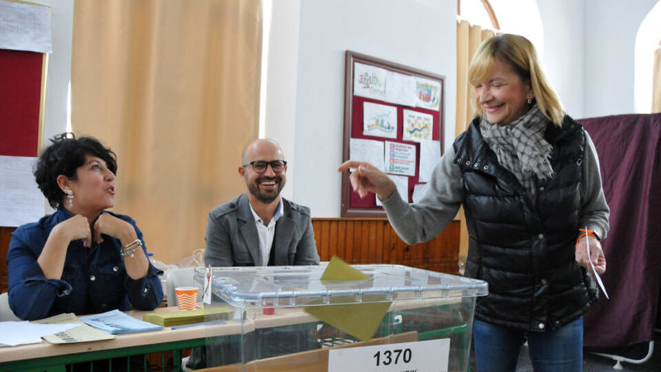 Geceleri 5 bin kişinin olduğu mahalleden 51 seçmen