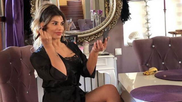 "Makyajım bittiğine göre oy kullanmaya gidebilirim"