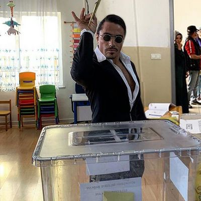 Ünlüler sandık başında