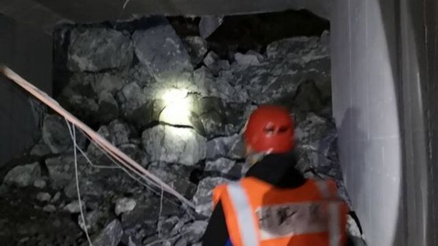 Hopa'da tünel çöktü!