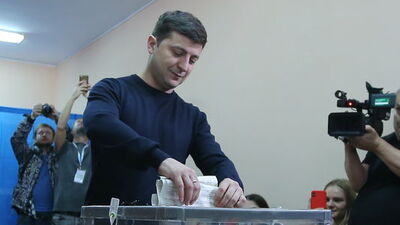 Ukrayna'da sandıklar ikinci turu gösteriyor