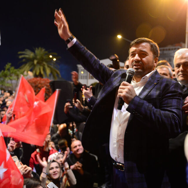 2 il, 2 parti arasında el değiştirdi